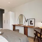 Rent 4 bedroom apartment of 74 m² in Barcelona