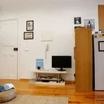 Rent 2 bedroom apartment of 52 m² in lisbon