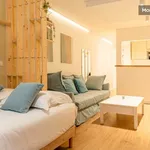 Rent 1 bedroom apartment of 33 m² in Paris