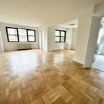 Rent 2 bedroom apartment of 113 m² in New York