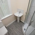 Rent 4 bedroom apartment in West Midlands