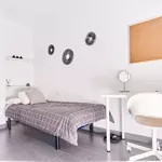 Rent 3 bedroom apartment in Seville