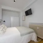 Rent a room of 180 m² in madrid