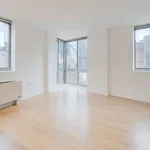 Rent 1 bedroom apartment of 558 m² in Manhattan