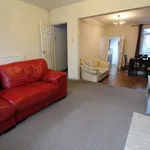 Rent 3 bedroom house in East Midlands