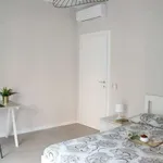 Rent 3 bedroom apartment of 80 m² in Milan