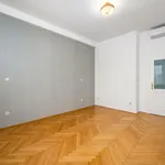 Pronajměte si 5 ložnic/e byt o rozloze 244 m² v Capital City of Prague