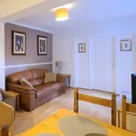 Rent 2 bedroom apartment of 861 m² in London