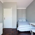 Rent 11 bedroom apartment in Lisbon