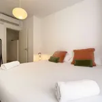 Rent 3 bedroom apartment of 95 m² in barcelona