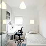 Rent 5 bedroom apartment in Lisbon