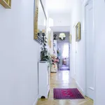 Rent a room of 100 m² in madrid