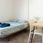 Rent a room of 200 m² in valencia