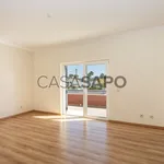 Rent 4 bedroom house of 196 m² in Setúbal