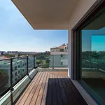 Rent 4 bedroom apartment of 242 m² in Lisboa