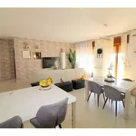 Rent 3 bedroom apartment of 100 m² in Napoli