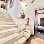 Rent 5 bedroom apartment of 200 m² in Siena