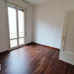 Rent 5 bedroom apartment of 163 m² in Bologna