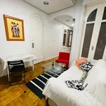 Rent a room of 180 m² in Madrid