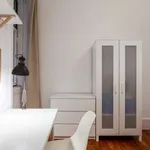 Rent a room of 160 m² in lisbon