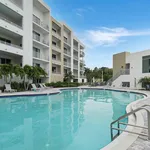 Rent 1 bedroom apartment of 79 m² in Sarasota