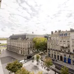 Appartement de 151 m² avec 5 chambre(s) en location à Bordeaux