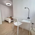 Rent a room of 130 m² in valencia