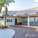 Rent 4 bedroom house of 300 m² in Phuket