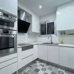 Rent 4 bedroom apartment of 75 m² in barcelona