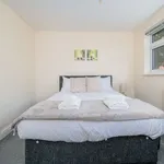 Rent 2 bedroom apartment in Reigate and Banstead