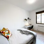 Rent a room of 200 m² in madrid