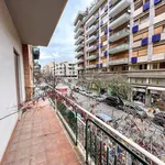 Affitto 5 camera appartamento di 245 m² in Palermo