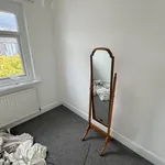 Rent 3 bedroom house in Wales