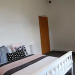 Rent 7 bedroom house in Kirklees