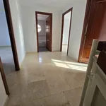 Rent 4 bedroom house of 187 m² in Urbanización Villas de María Luisa