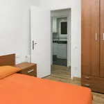 Rent 5 bedroom apartment in Barcelona