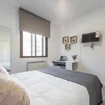 Rent a room of 200 m² in madrid