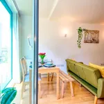 Rent 1 bedroom apartment of 500 m² in London