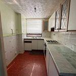 Rent 3 bedroom flat in East Midlands