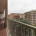 Rent 2 bedroom apartment of 65 m² in milan