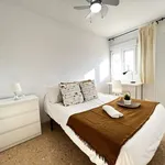 Rent a room of 100 m² in valencia