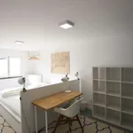 Rent a room of 250 m² in lisbon