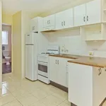 Rent 2 bedroom apartment in Surfers Paradise