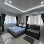 Rent 4 bedroom house of 192 m² in Bang Lamung