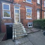 Rent 2 bedroom flat in Leeds