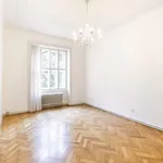 Pronajměte si 3 ložnic/e byt o rozloze 92 m² v Prague