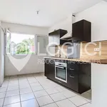 Rent 4 bedroom apartment of 99 m² in Uzein