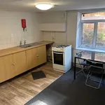 Rent 7 bedroom house in West Midlands