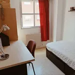 Rent a room of 80 m² in madrid