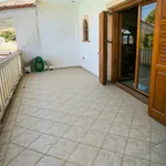 Rent 4 bedroom house of 232 m² in Καλύβια Θορικού